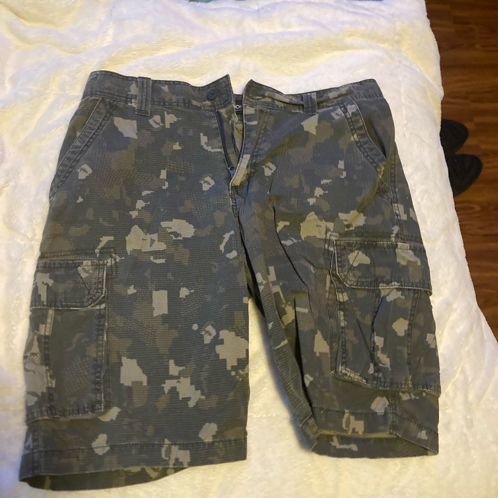 Camp cargo shorts